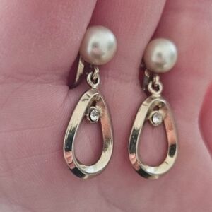 Vintage Pearl and Gold Dangle Earrings